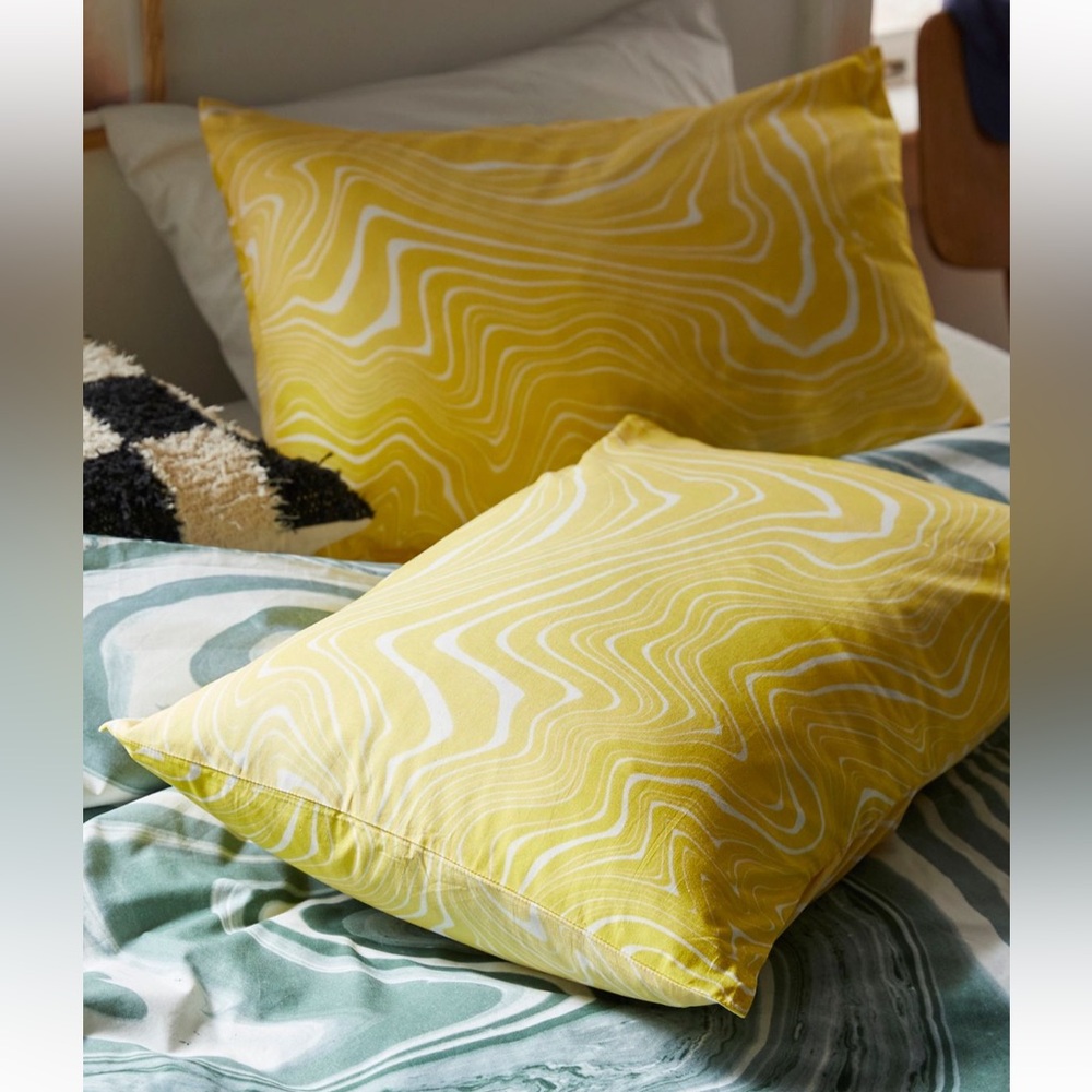 UO Lucas Marble Sham Set in Vibrant Yellow & White Swirl Pattern Standard Size